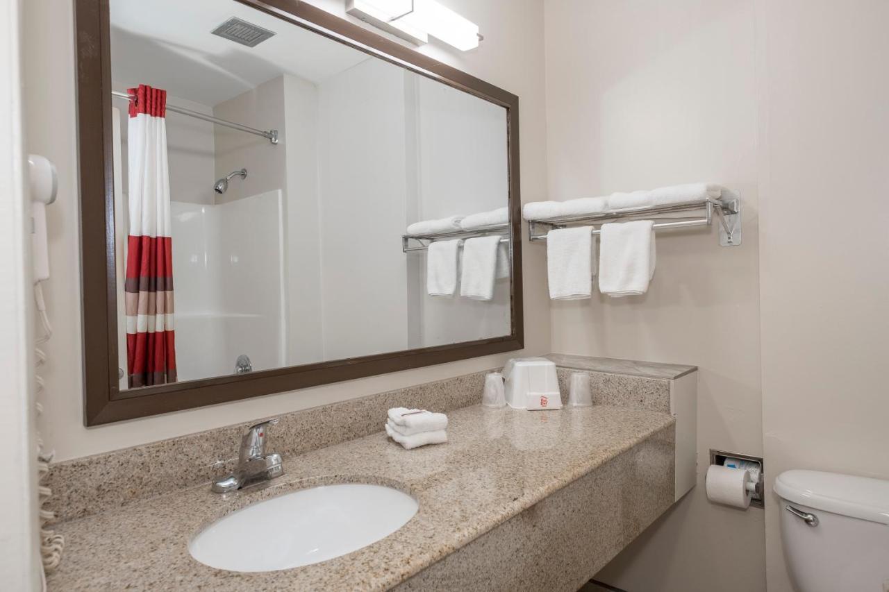 Red Roof Inn Bishopville Bagian luar foto
