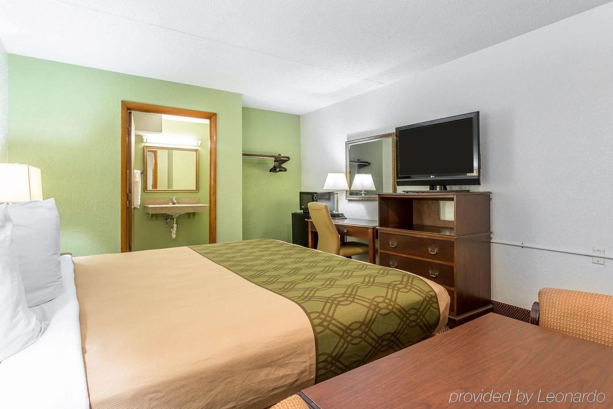 Red Roof Inn Bishopville Bagian luar foto